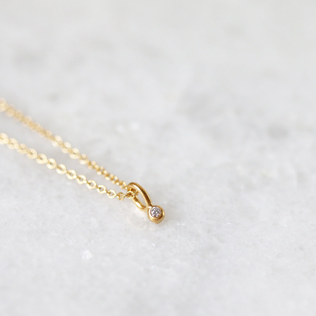 Diamond Fleck Necklace | Tiny Diamond Solitaire