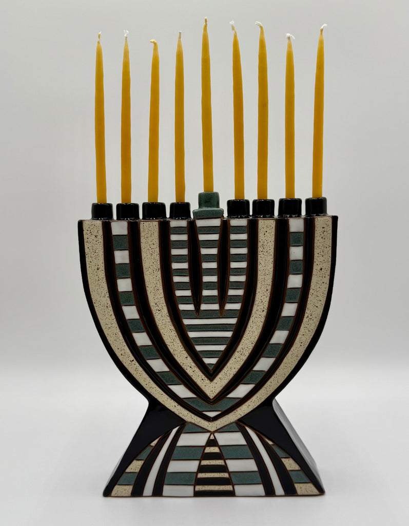 Shin Menorah