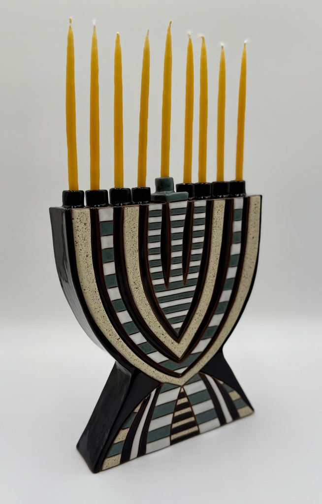 Shin Menorah