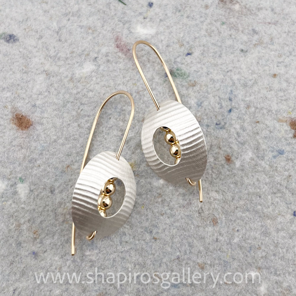 Small Circle Three Beads Earrings
