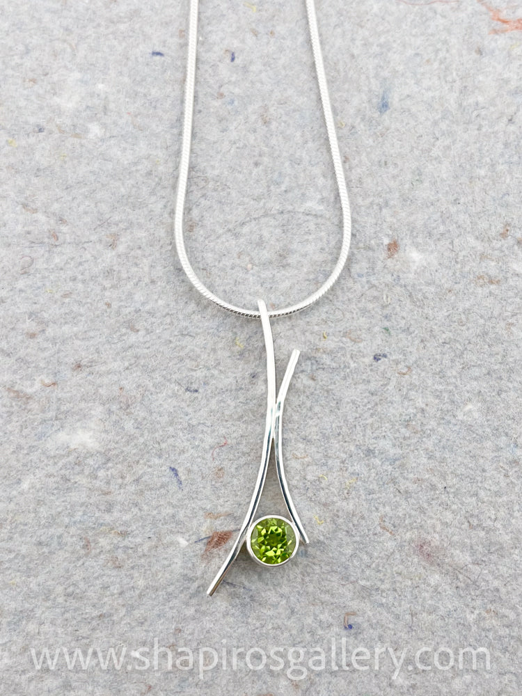 Wispy Necklace with Peridot