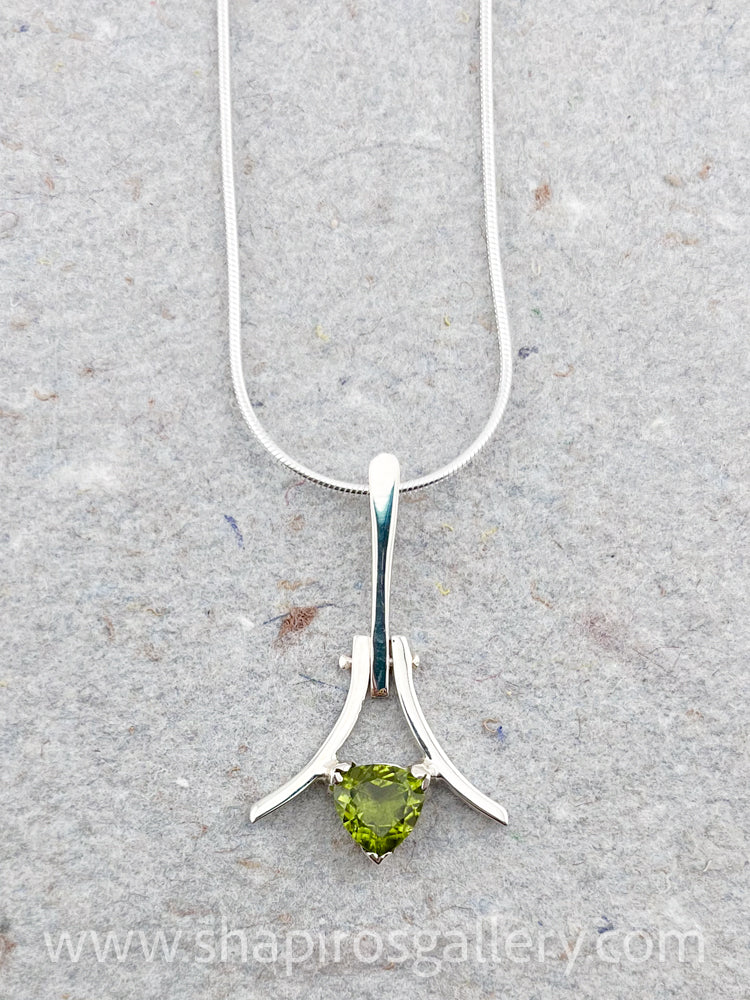 Trillion Pendant Necklace with Peridot