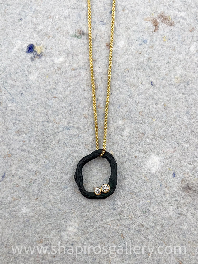 Pebble Small Circle Diamond Necklace