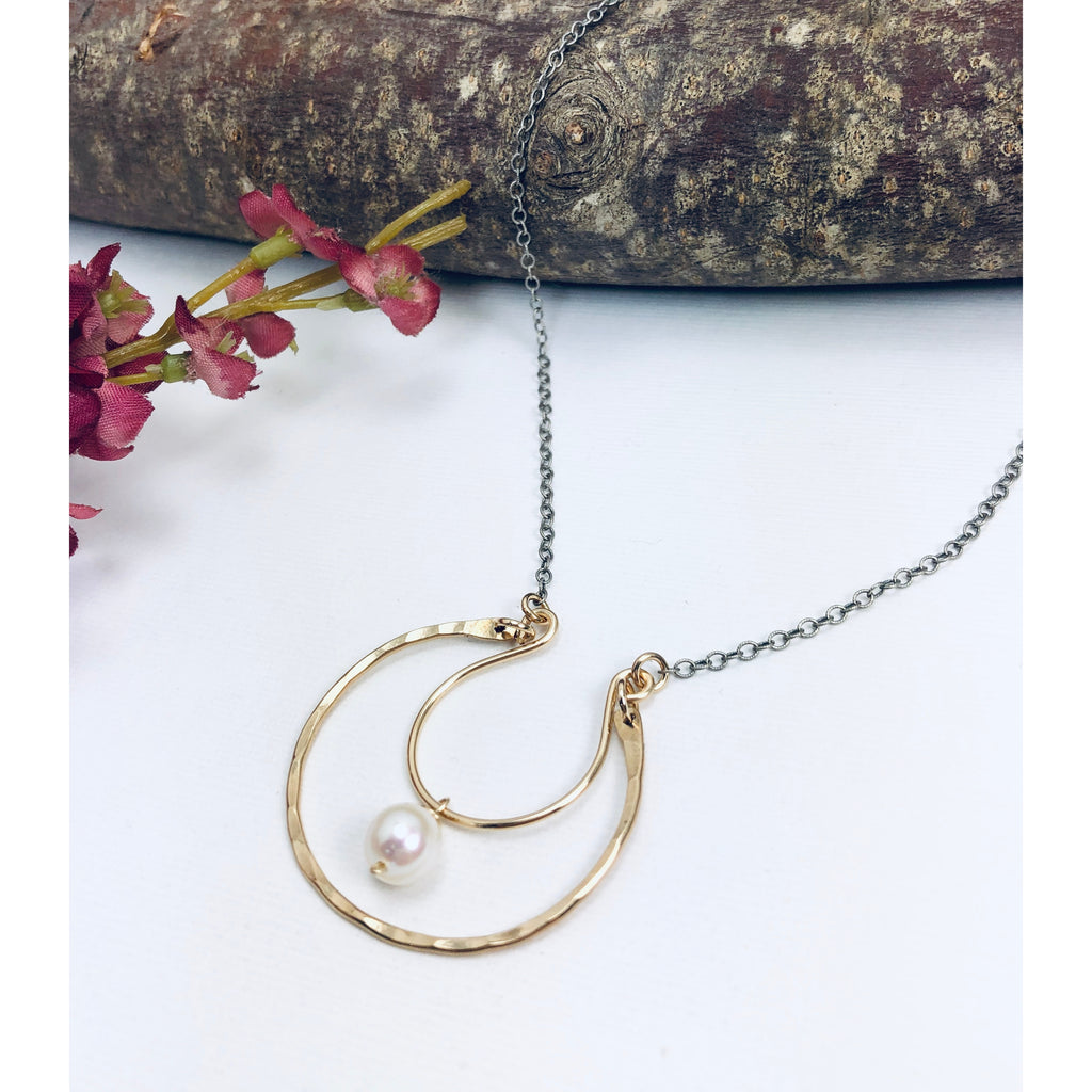 Pearl Daydream Double Horseshoe Necklace