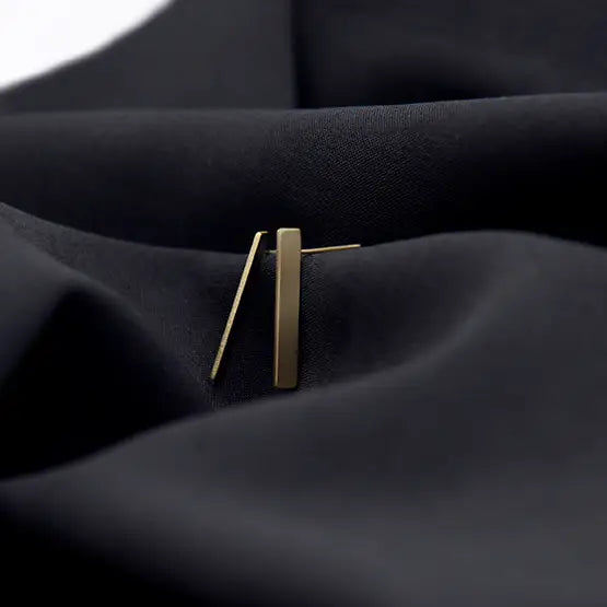 Uno Ear Studs - Gold