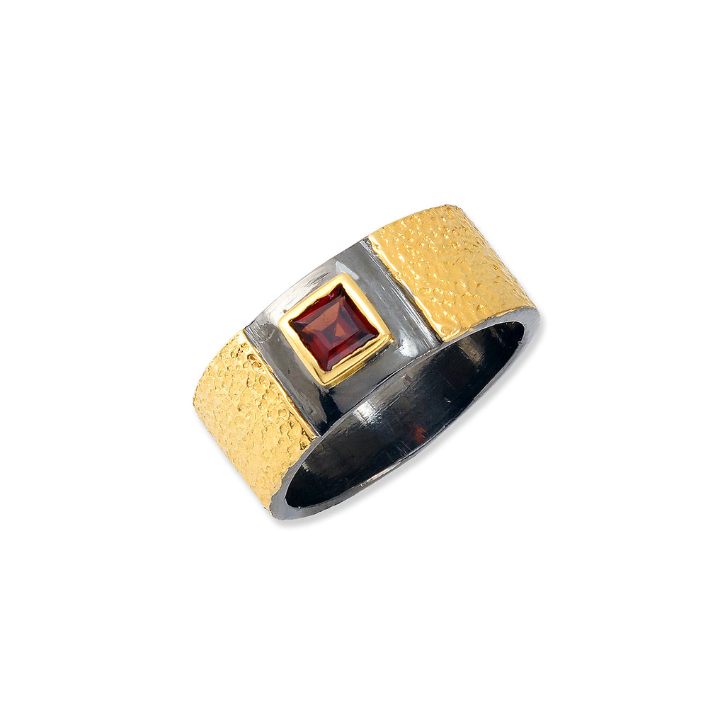 Black and Gold Gemstone Ring – Garnet